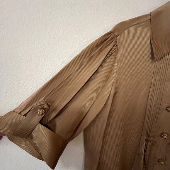 Soft Surroundings Women's 1/2 Roll Tab Sleeve Gold Silk Blouse Button Up SZ S - Picture 4 of 6